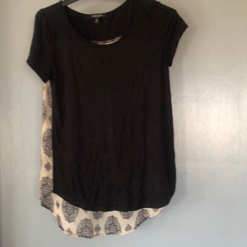 Black short sleeve top tan floral back scoop neck size Small Made in USA